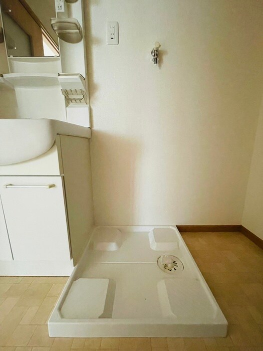 物件内観写真14　(洗濯機置場)