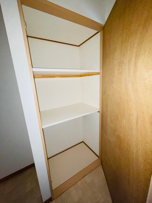 物件内観写真15　(収納)