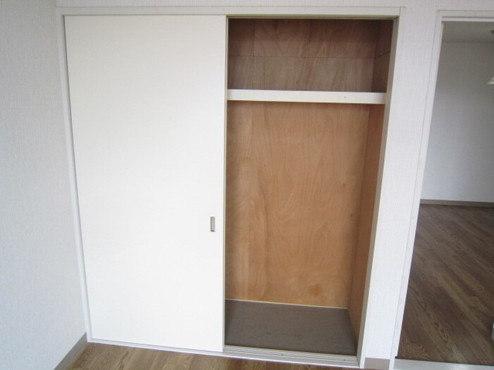 物件内観写真12　(収納)