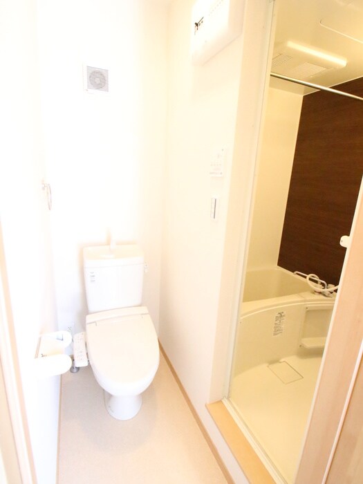 物件内観写真14　(トイレ)
