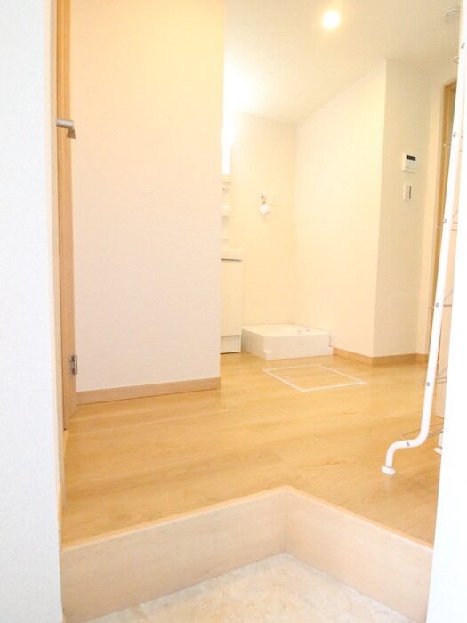 物件内観写真15　(玄関)