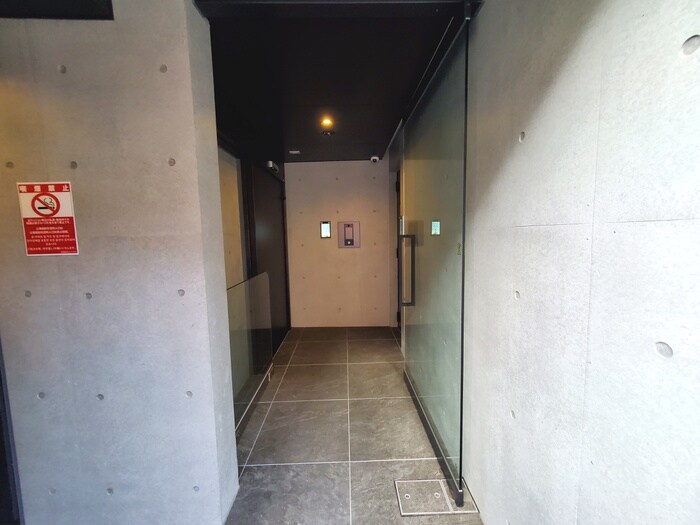 物件外観写真5　(エントランス部分)