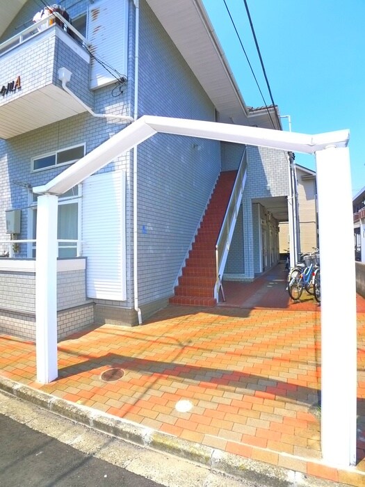 物件外観写真3　(エントランス部分)