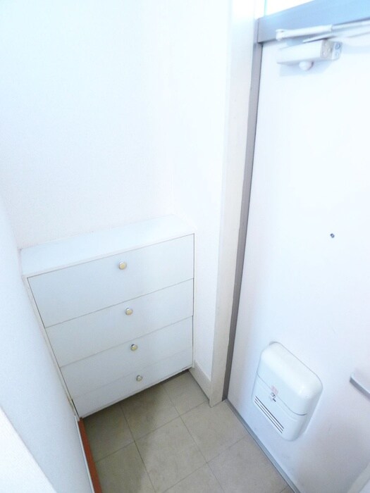 物件内観写真17　(玄関)