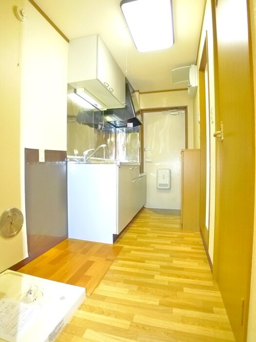 物件内観写真11　(廊下)