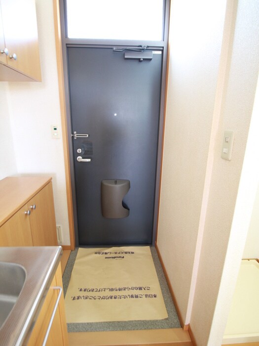 物件内観写真14　(玄関)