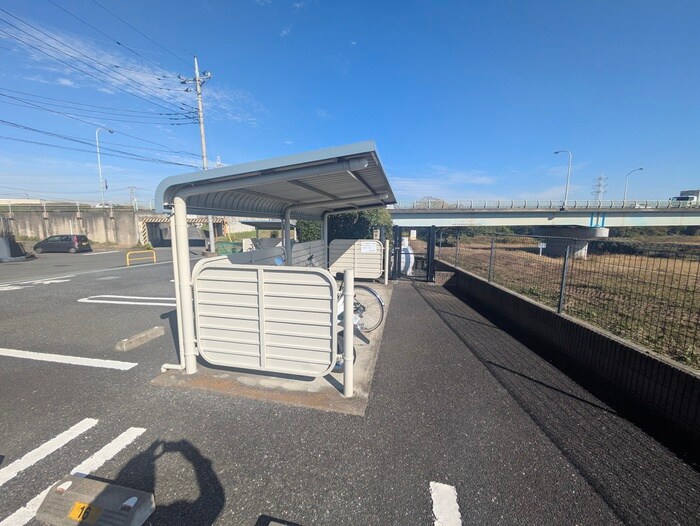 物件外観写真3　(駐輪場)