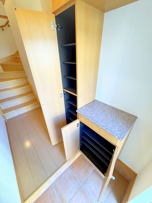 物件内観写真10　(靴箱)