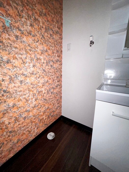 物件内観写真11　(洗濯機置場)