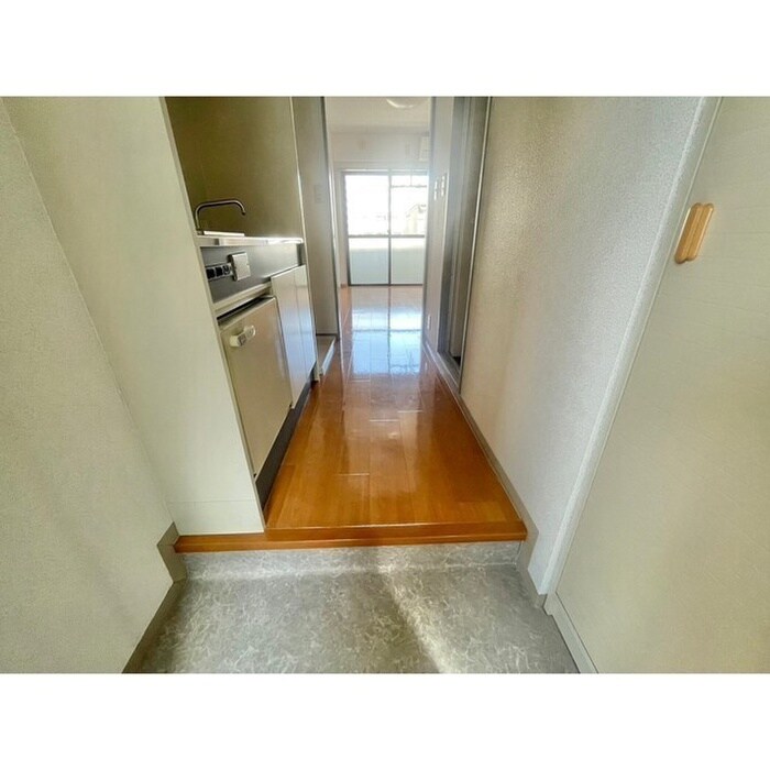 物件内観写真16　(玄関)