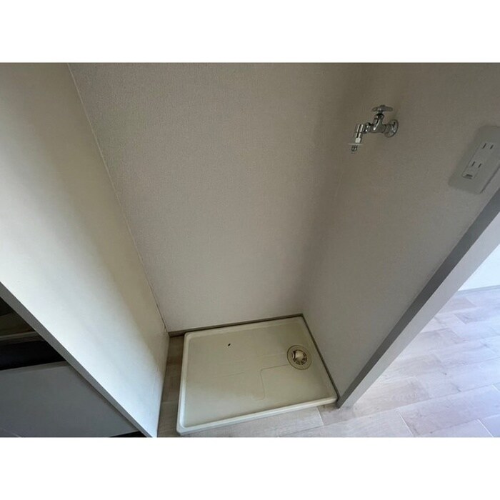 物件内観写真18　(洗濯機置場)