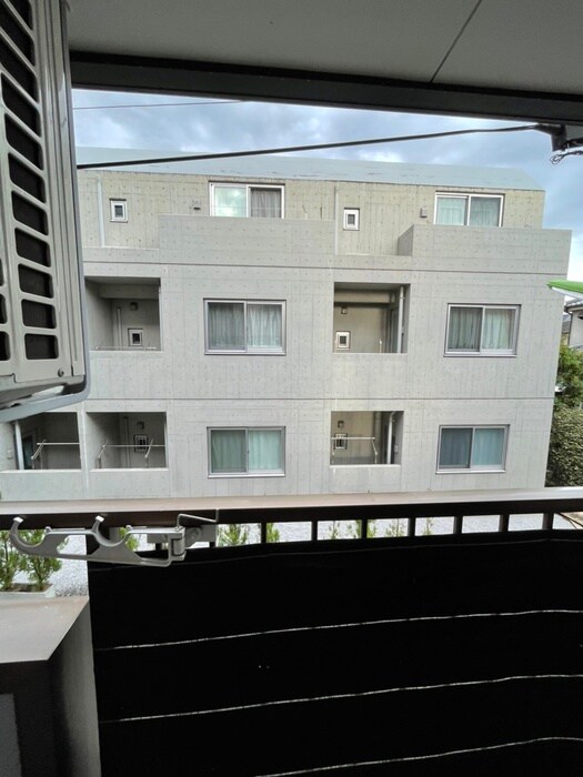 物件内観写真18　(室内からの展望)