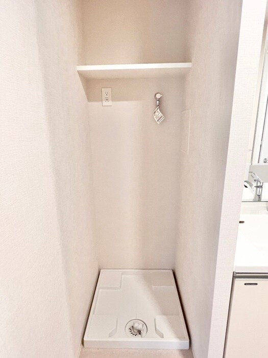 物件内観写真15　(洗濯機置場)