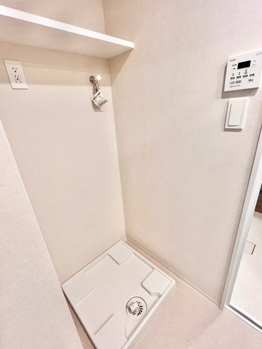 物件内観写真16　(洗濯機置場)