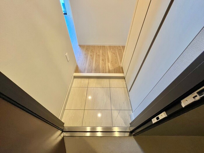 物件内観写真17　(玄関)
