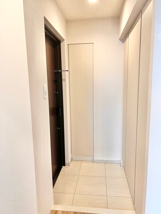 物件内観写真18　(玄関)