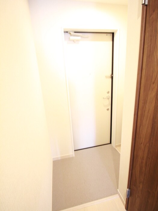 物件内観写真15　(玄関)