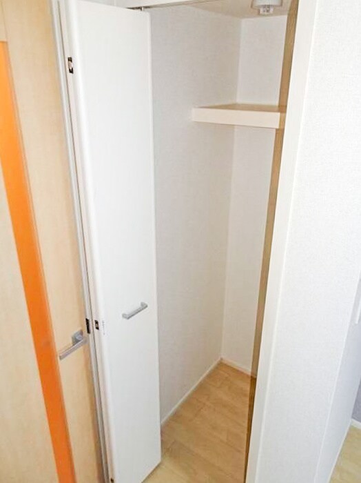 物件内観写真12　(収納)