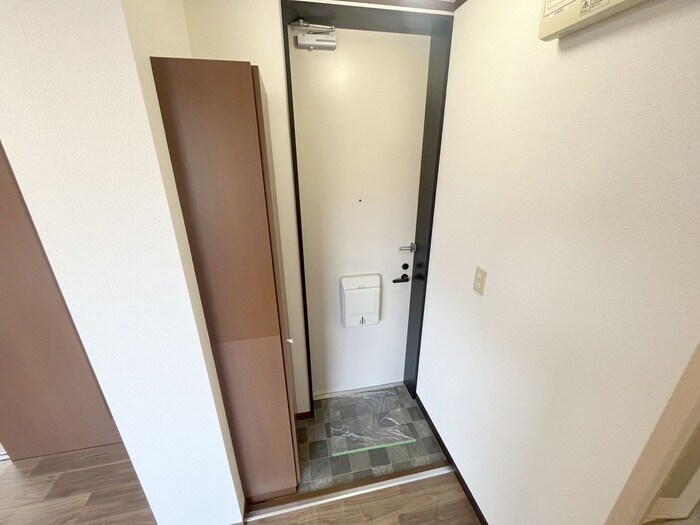 物件内観写真16　(玄関)