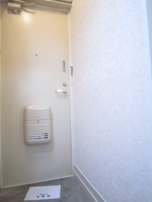 物件内観写真12　(玄関)
