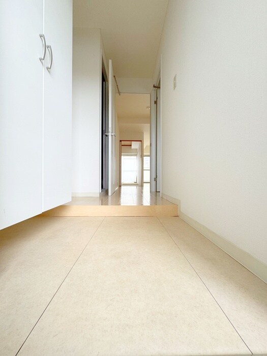 物件内観写真9　(玄関)