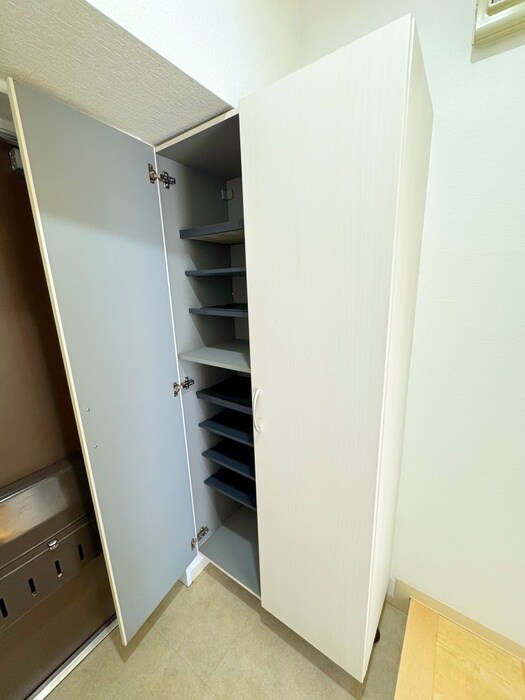 物件内観写真10　(靴箱)