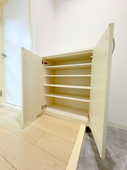 物件内観写真11　(靴箱)