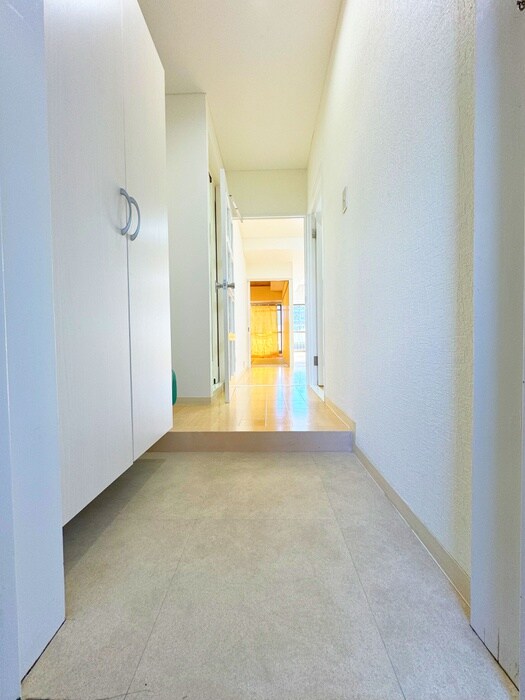 物件内観写真16　(玄関)