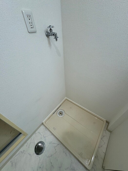 物件内観写真18　(洗濯機置場)