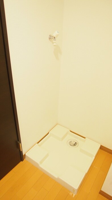 物件内観写真9　(洗濯機置場)