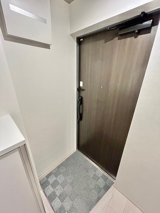 物件内観写真16　(玄関)