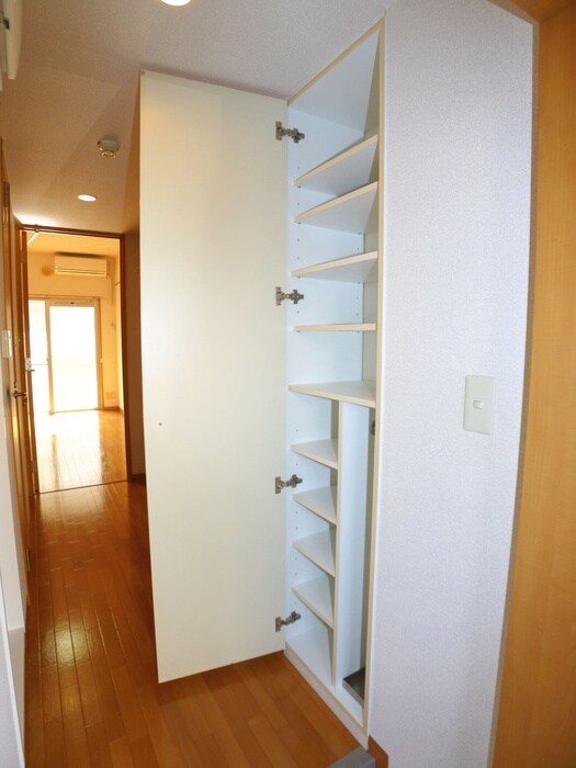 物件内観写真14　(玄関)