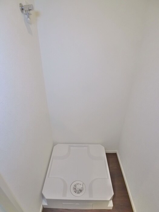 物件内観写真14　(洗濯機置場)