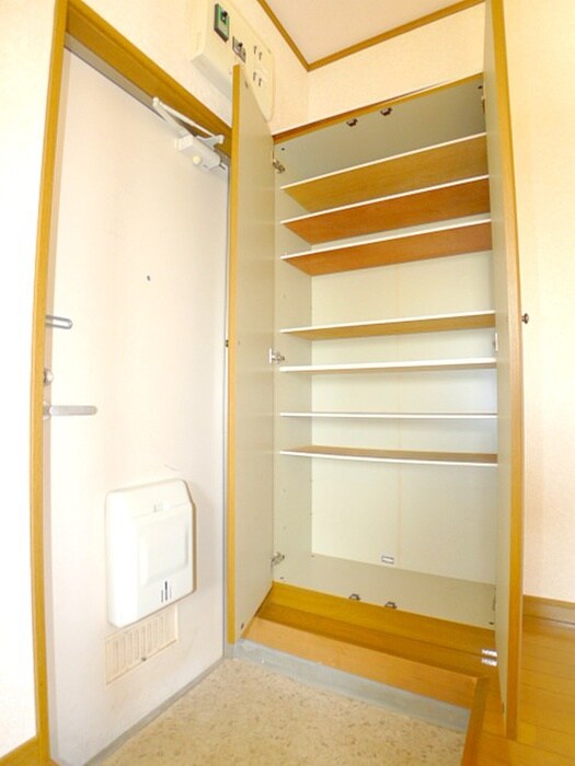 物件内観写真19　(靴箱)