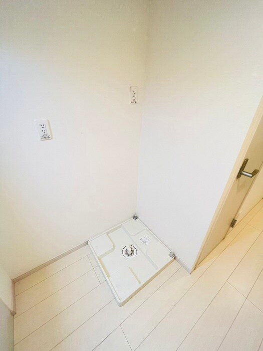 物件内観写真13　(洗濯機置場)