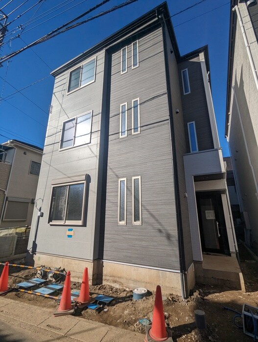 物件外観写真5　(エントランス部分)