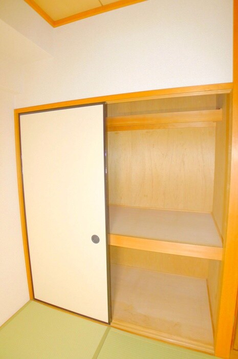 物件内観写真13　(収納)