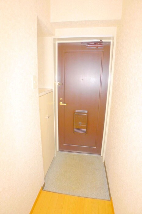 物件内観写真16　(玄関)