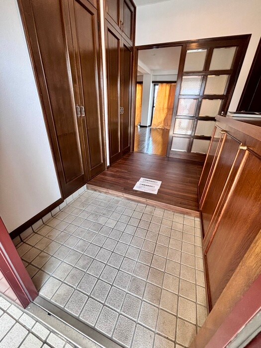 物件内観写真15　(玄関)