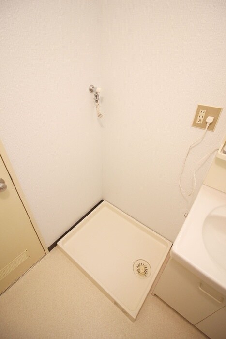 物件内観写真9　(洗濯機置場)