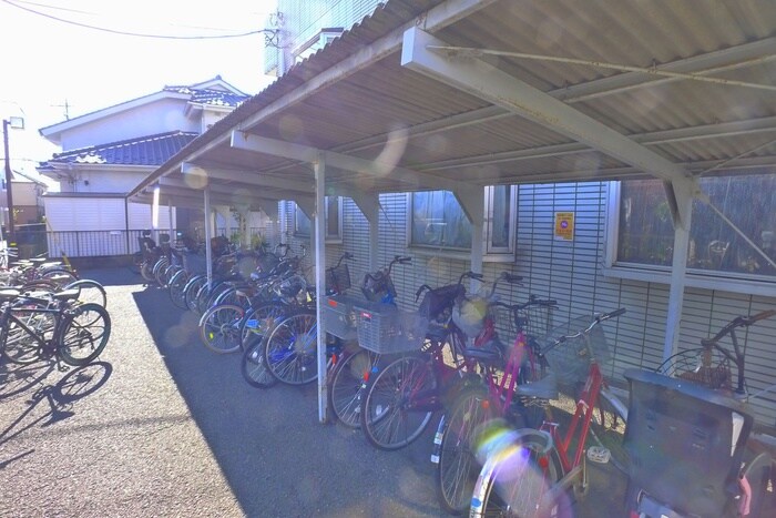 物件外観写真3　(駐輪場)