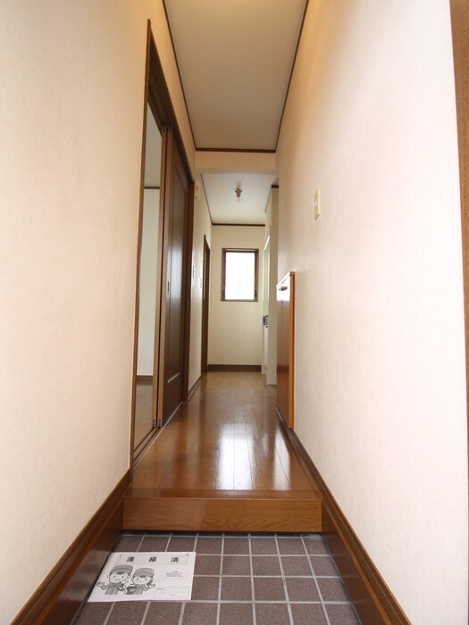 物件内観写真13　(玄関)