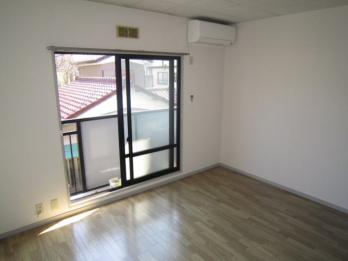 物件内観写真4　(居室)