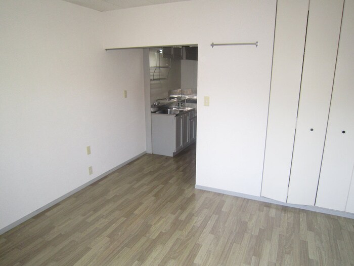 物件内観写真10　(居室)