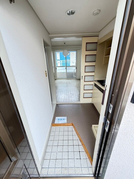 物件内観写真13　(玄関)