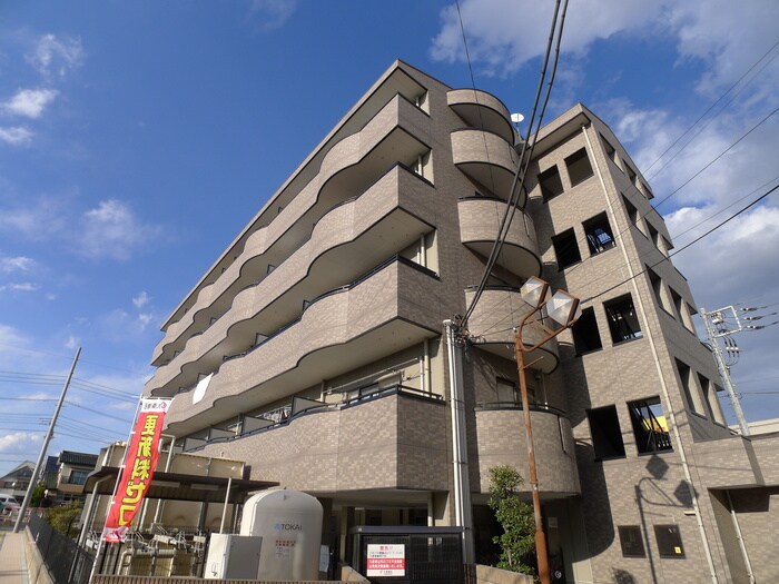 物件外観写真2　(駐車場)