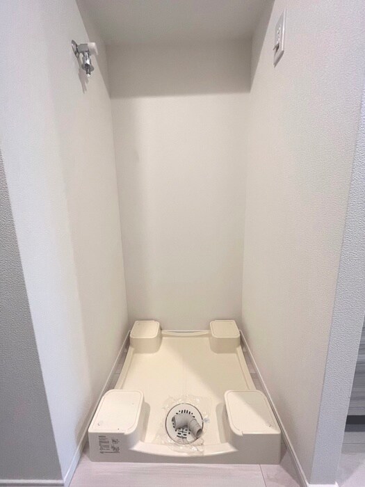 物件内観写真18　(洗濯機置場)