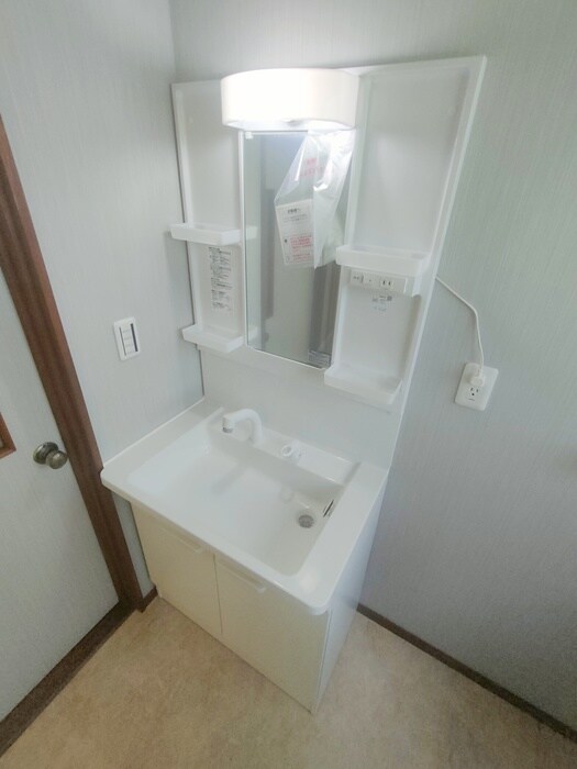 物件内観写真8　(洗面)