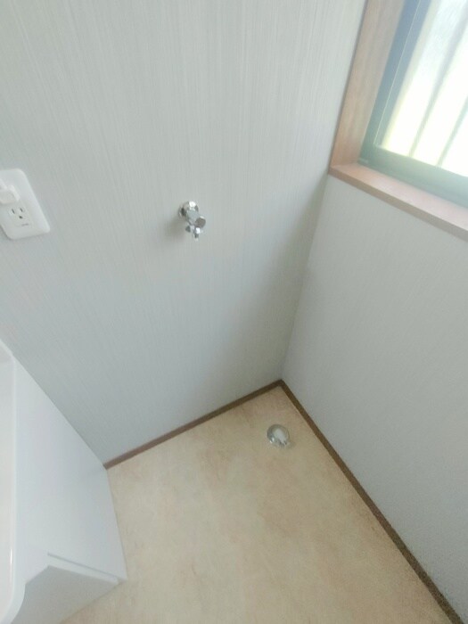 物件内観写真15　(洗濯機置場)