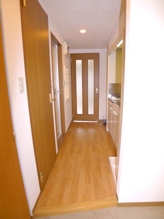 物件内観写真7　(玄関)